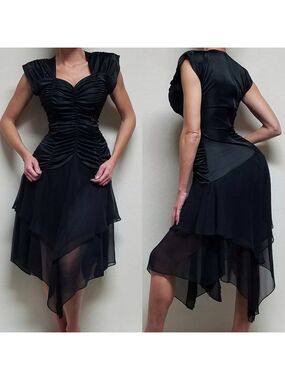 𝅺VINTAGE 80s Cybil Stewart Black Sweetheart Neckline Smocked Handkerchief Dress